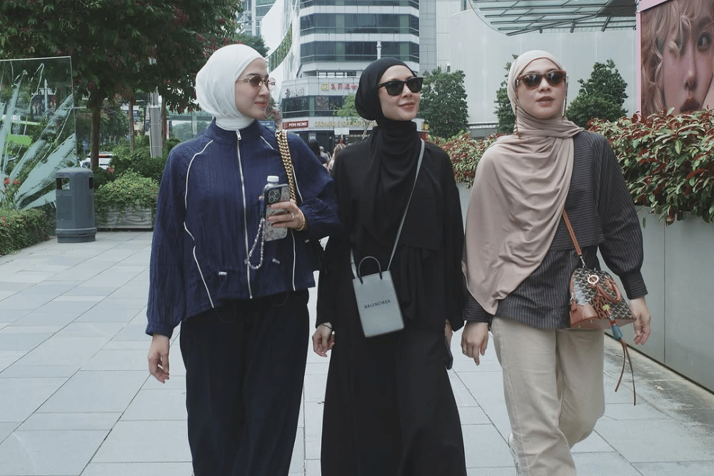 Foto Nina Zatulini Liburan Bersama Geng Ranayu di Singapura 7.png