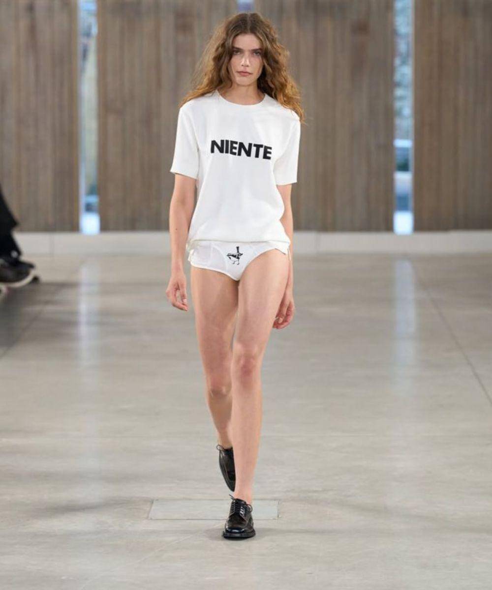 Koleksi Unik Moschino Spring/Summer 2026, Ada Tas Bentuk Panci