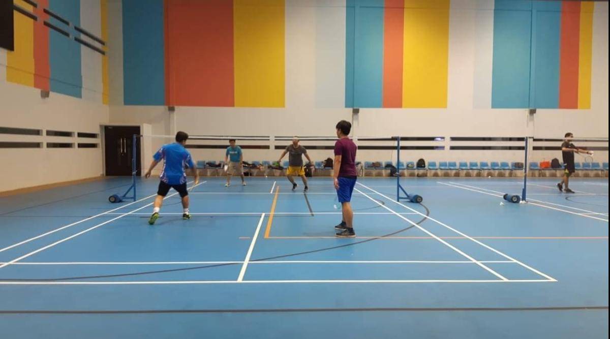 2 Sewa Lapangan Badminton di GBK, Berapa ya Harganya?