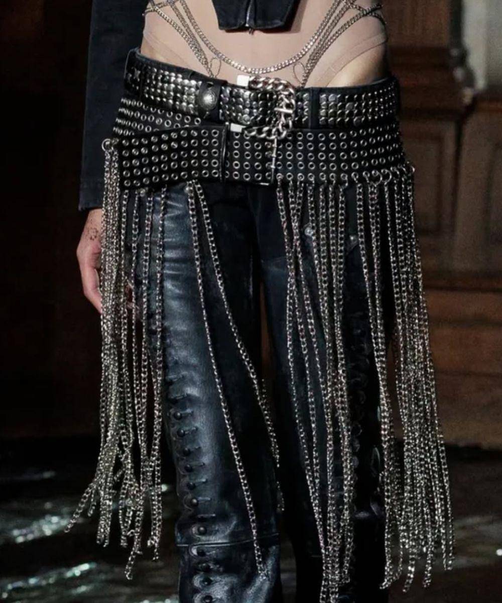 Prediksi Fashion 2026 dari London Fashion Week, Nyentrik!