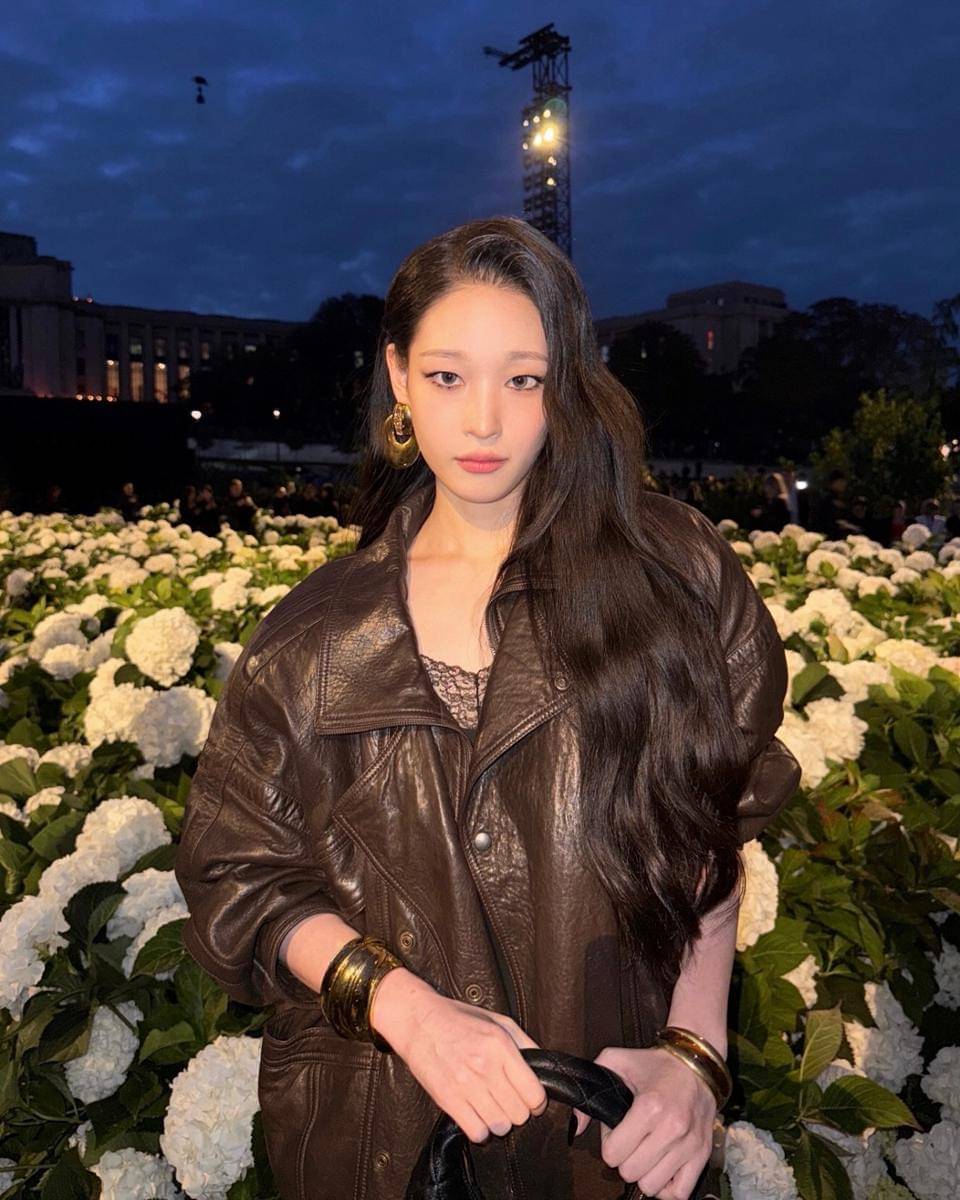 Annie Allday Project (instagram.com/anniesymoon)