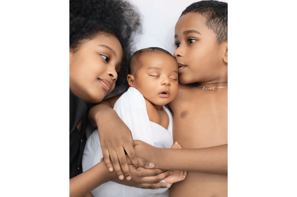 Newborn Photoshoot Anak Ketiga Kimmy Jayanti 6.png