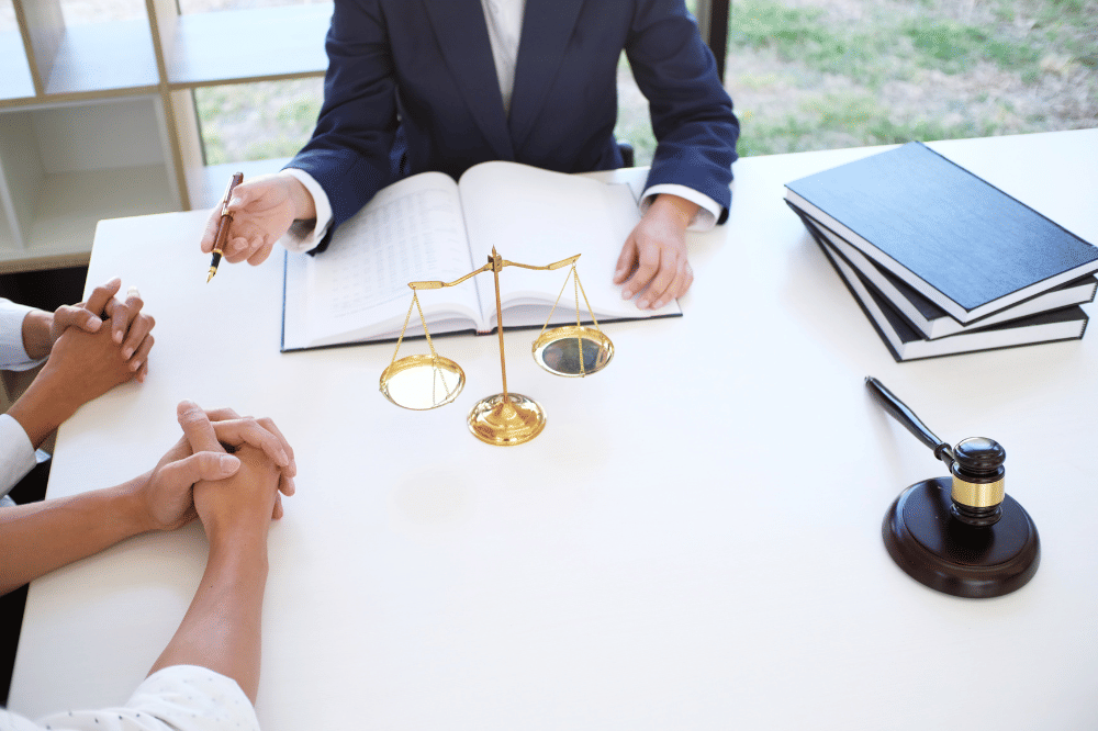 Menempuh Jalur Hukum.png