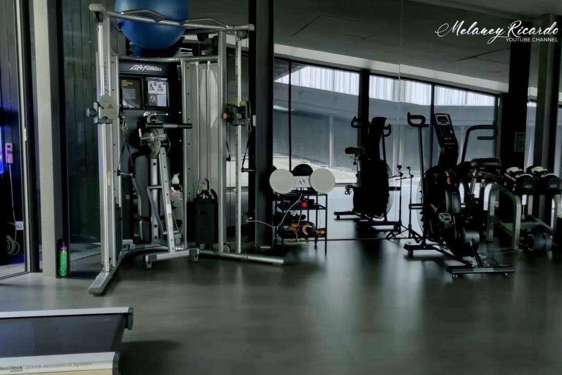 Spot Rumah Fitri Salhuteru yang Mewah