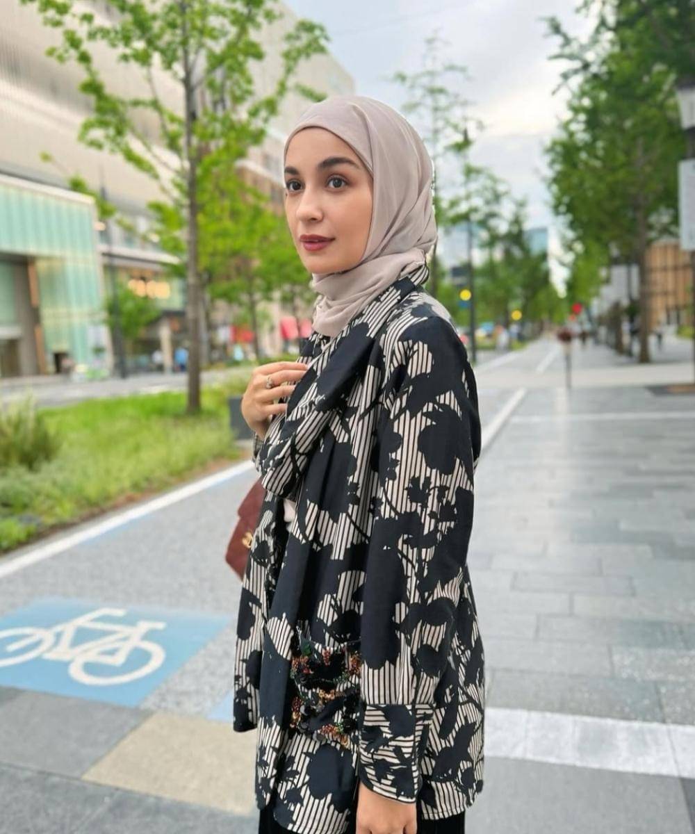 5 Artis yang Berhasil Hamil Setelah Operasi Kista