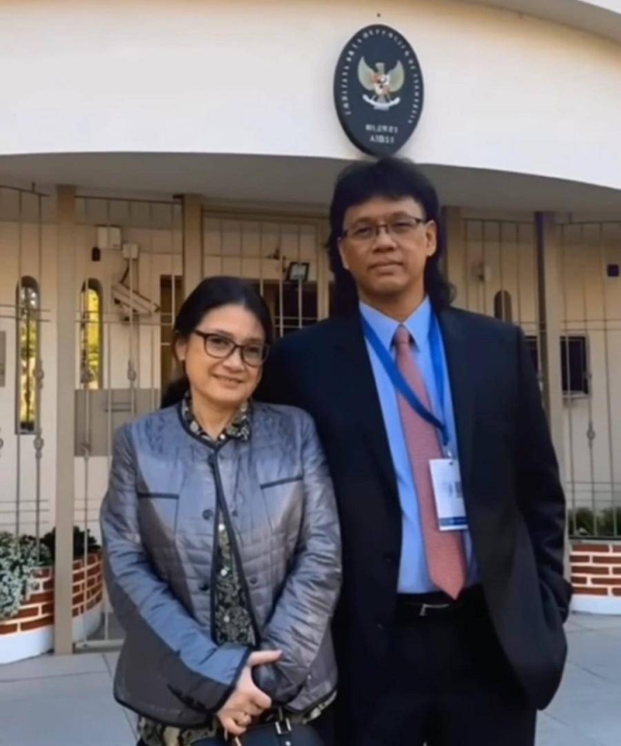 Penampilan Jadul Menkeu Purbaya Berambut Gondrong 1.jpg