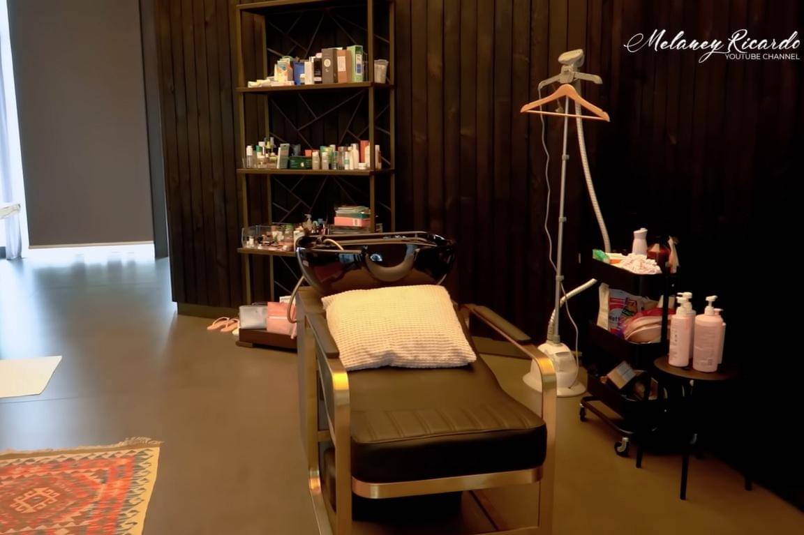 Spot Rumah Fitri Salhuteru yang Mewah