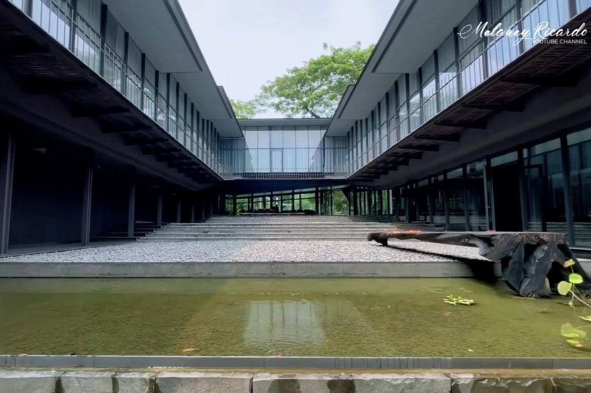 Spot Rumah Fitri Salhuteru yang Mewah