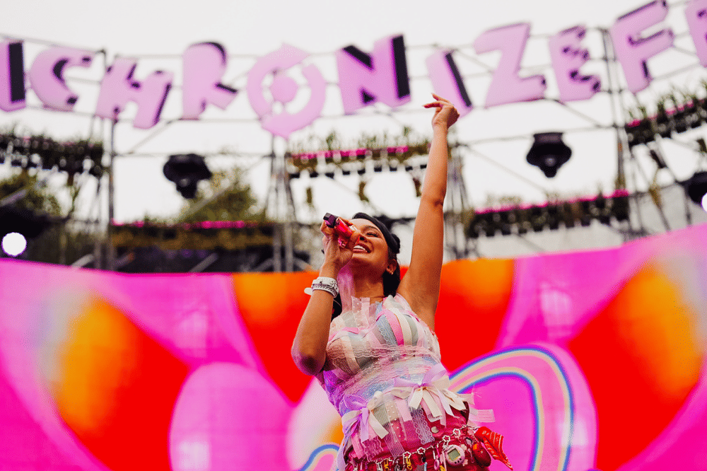 Fakta Andien Nyanyi Bareng Fans di Synchronize Fest 2025