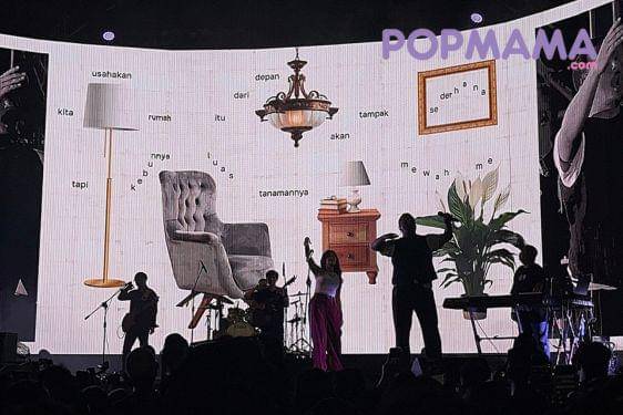 3 Momen Menarik Sal Priadi Manggung di Synchronize Fest 2025