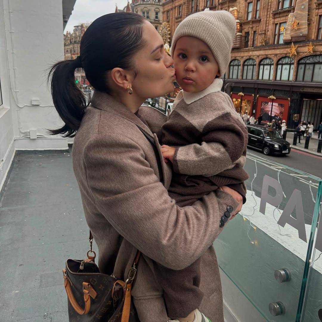 Momen Kedekatan Jessie J dengan Sky