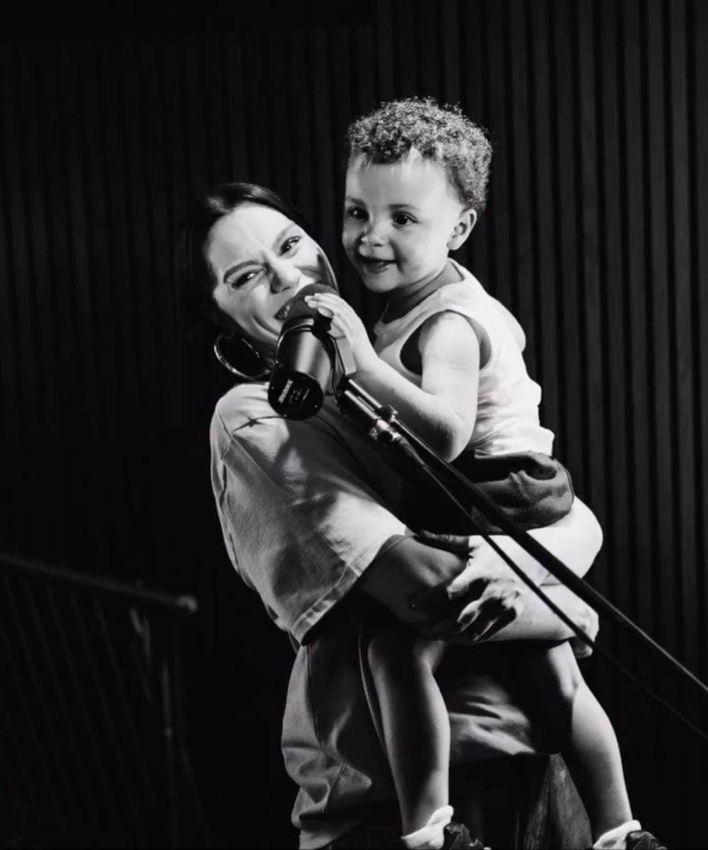 Kedekatan Jessie J dan Anak Semata Wayangnya