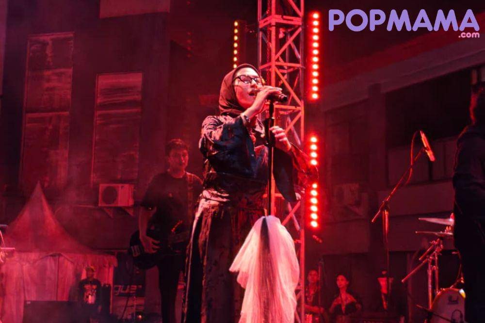 Tampil Intim, Feby Putri Hipnotis Panggung Synchronize Fest 2025