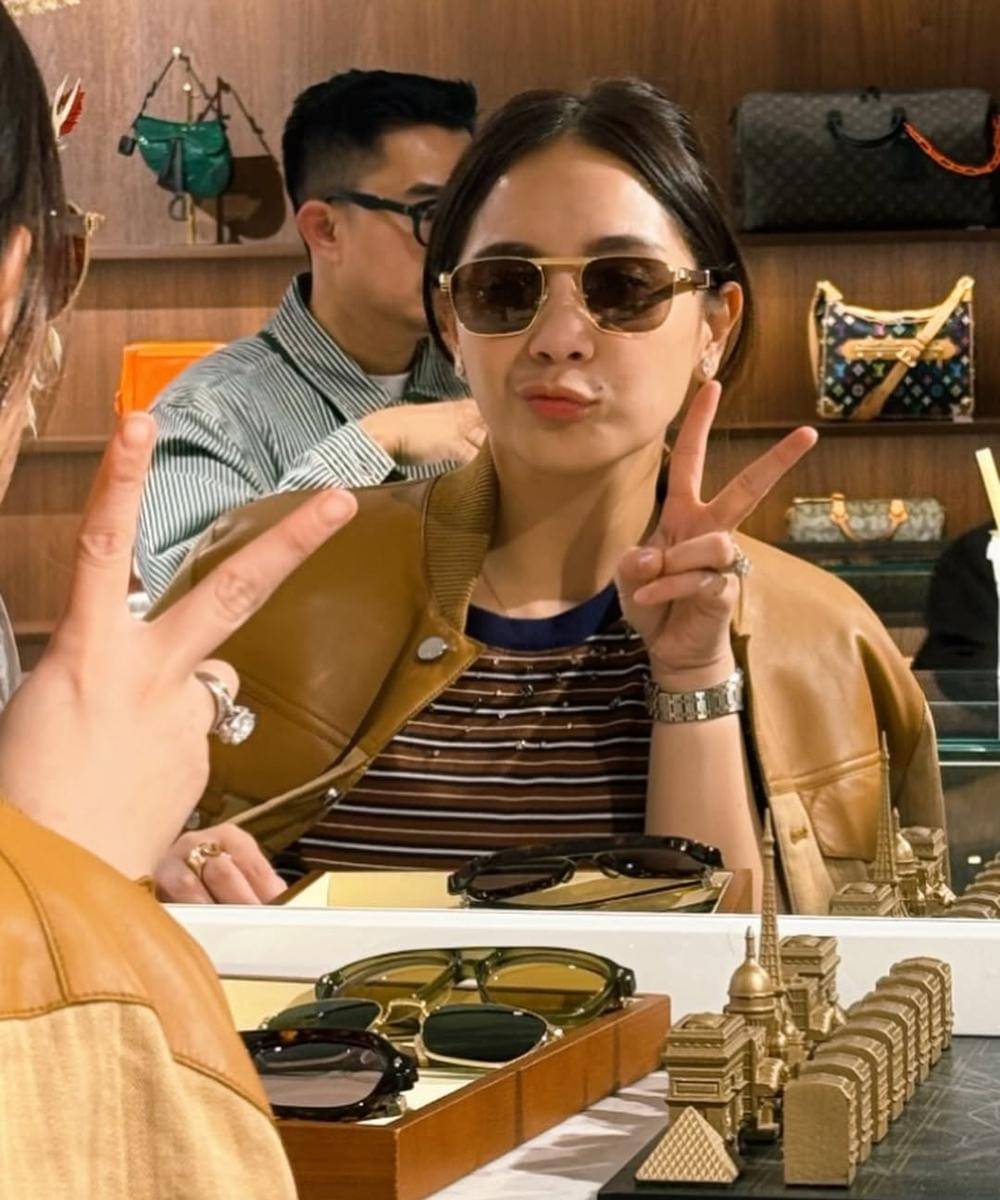 Potret Nagita Slavina saat di Paris 5.jpg