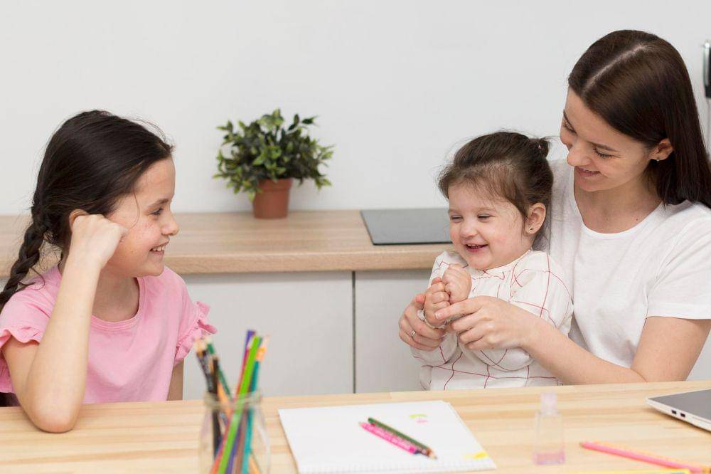 Jadi contoh dalam mengelola emosi