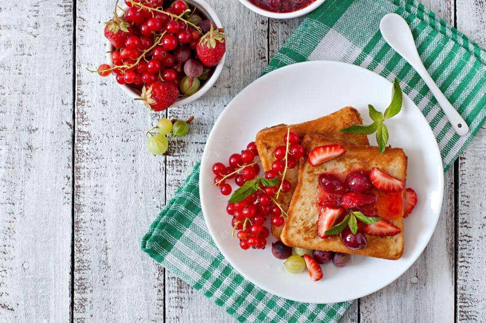 Resep Berry French Toast Sehat untuk Energi Ibu Menyusui