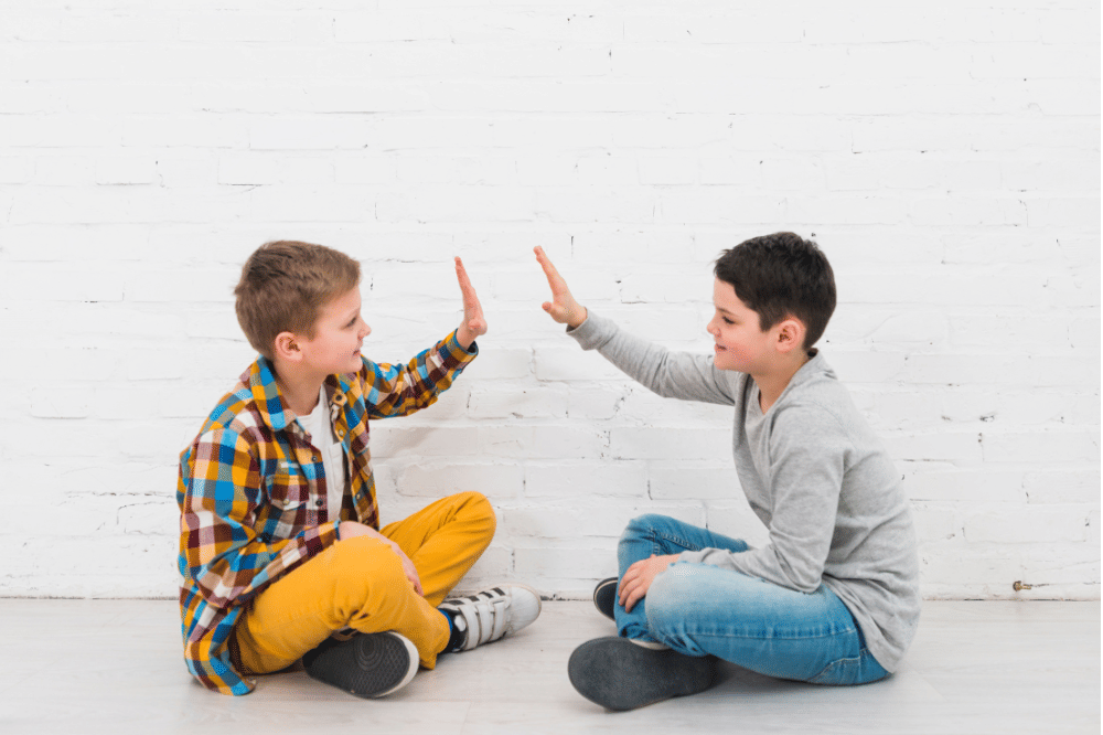 Game mengajarkan kerja sama dan komunikasi 