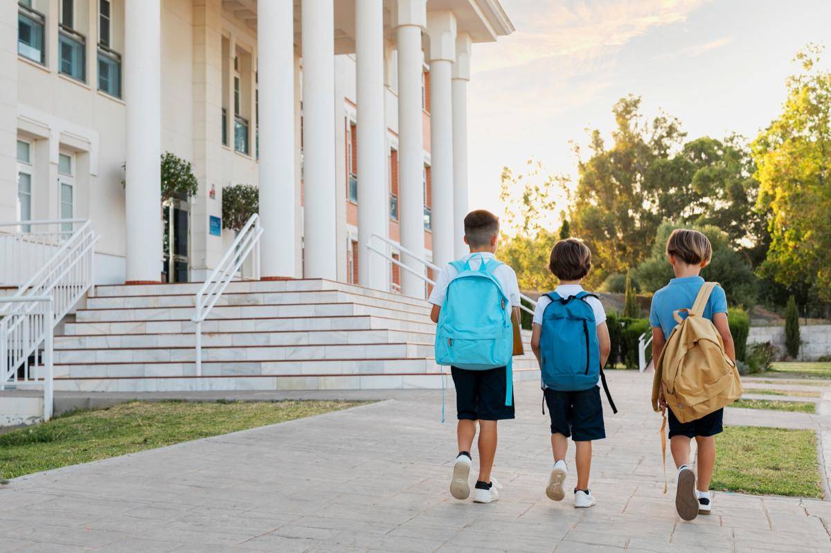 kids-getting-back-school-together.jpg