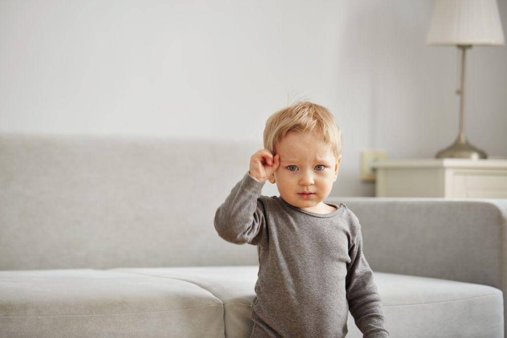 Meniru bunyi sederhana (ba, ma, da)