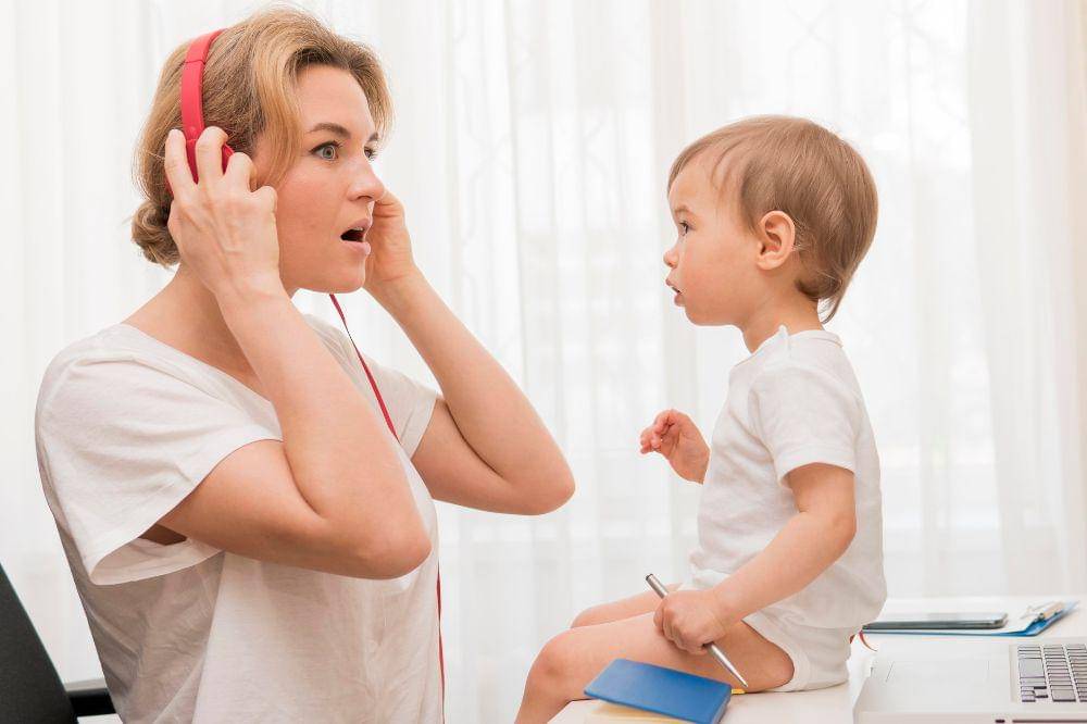 Latihan bunyi bibir (brrr, pbbt, mmm)