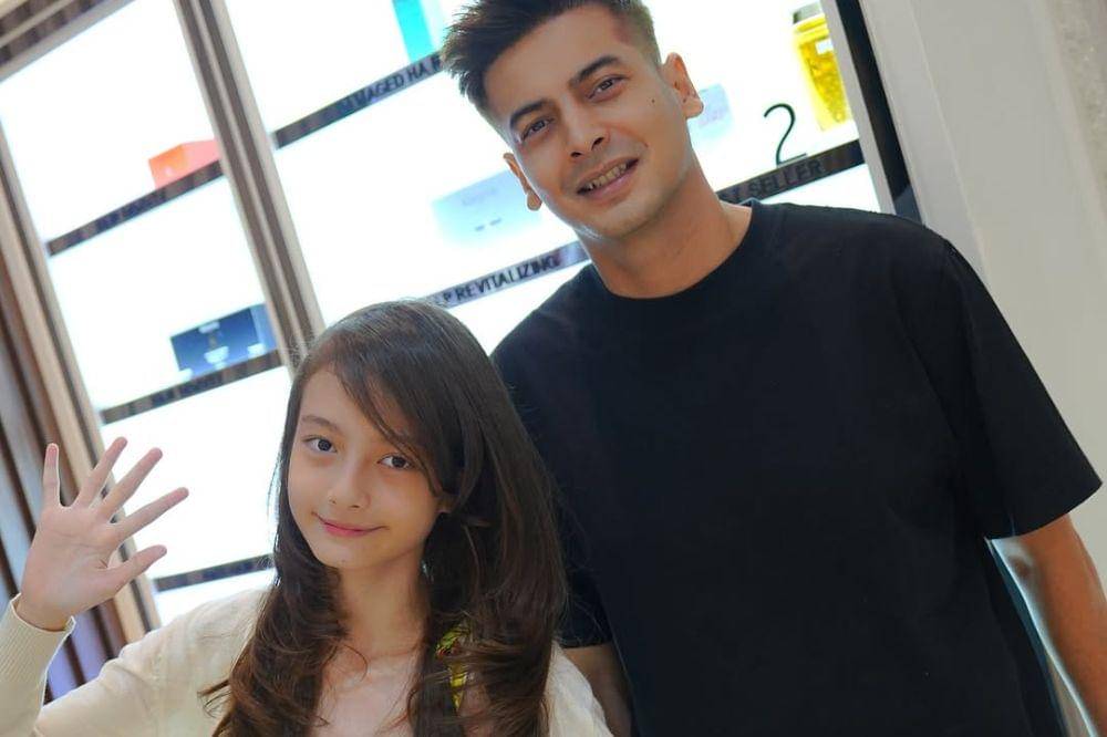 Potong rambut jadi momen seru Papa dan anak