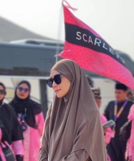 umroh bareng scarlett 1.jpg