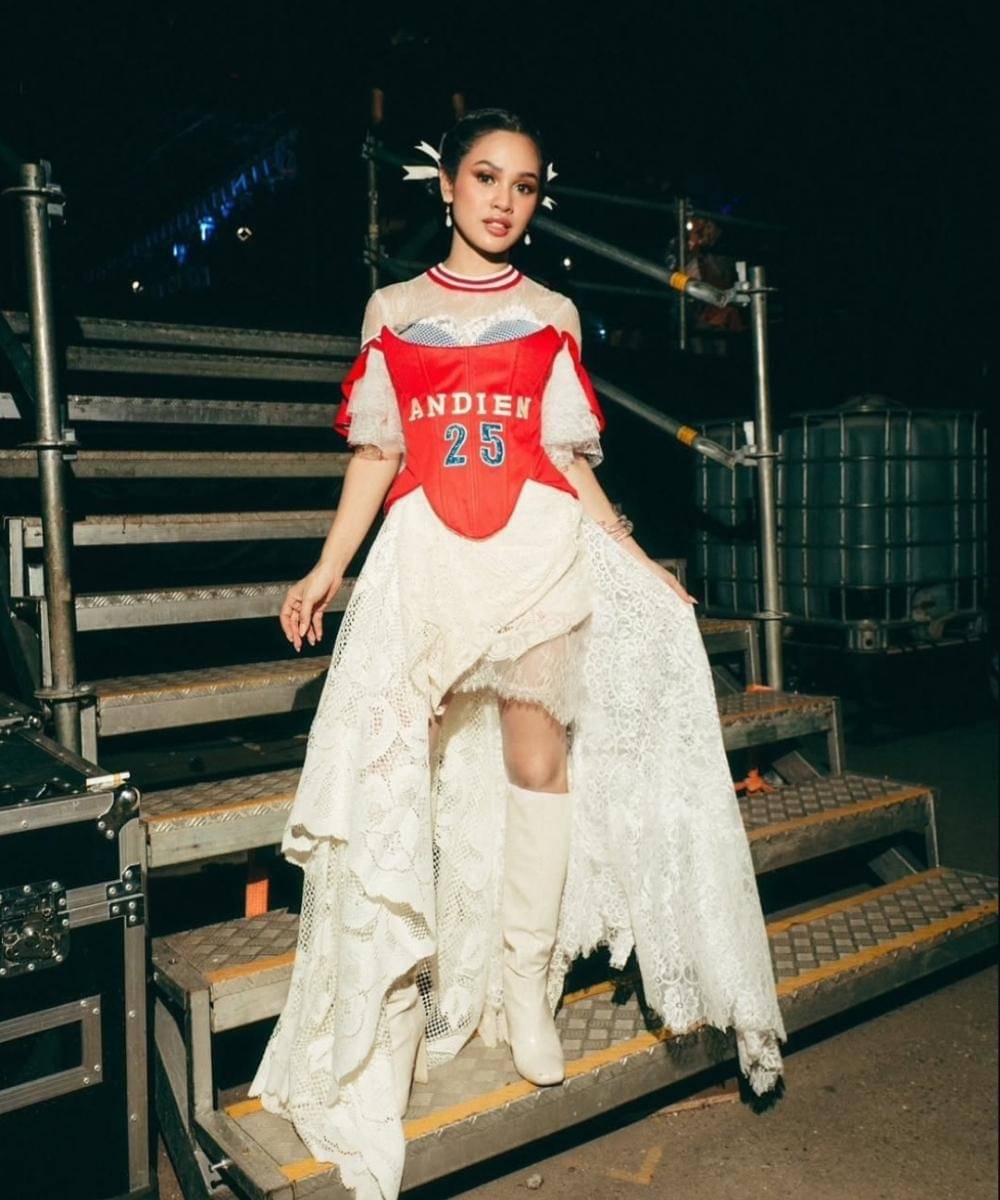 Penampilan Stylish Andien di Konser, Aura Diva Banget! (1).jpg