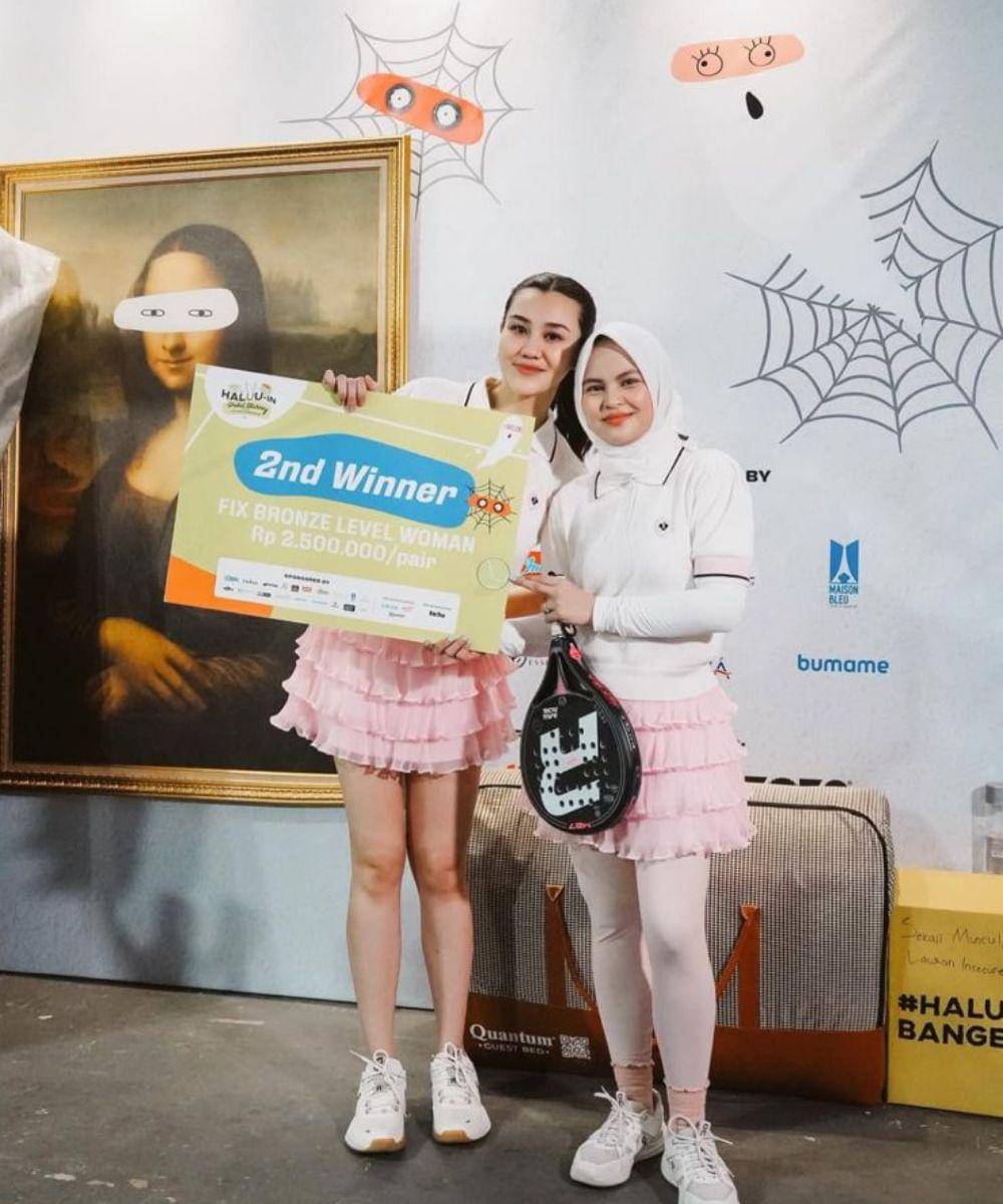 Potret Aaliyah Massaid Saat Turnamen Padel, Stylish dan Enerjik!