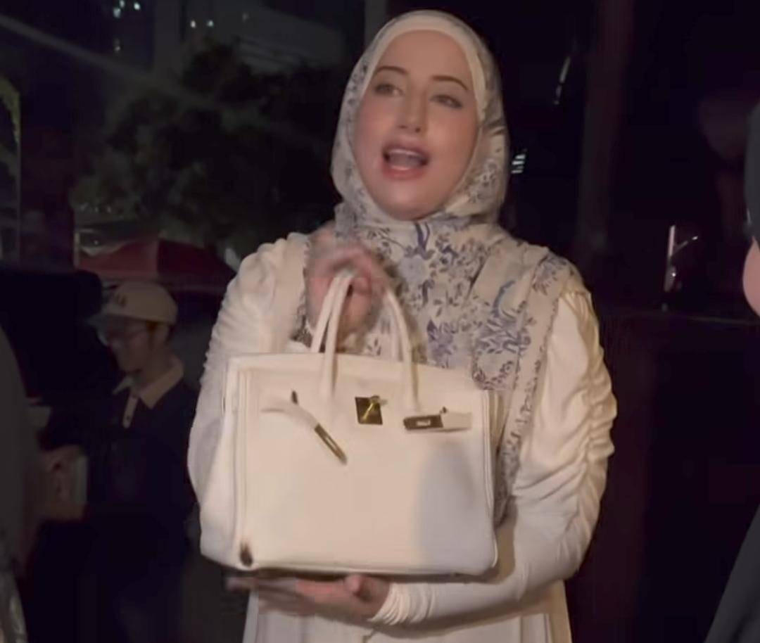 Tas birkin Tasyi Atasyia yang terbakar