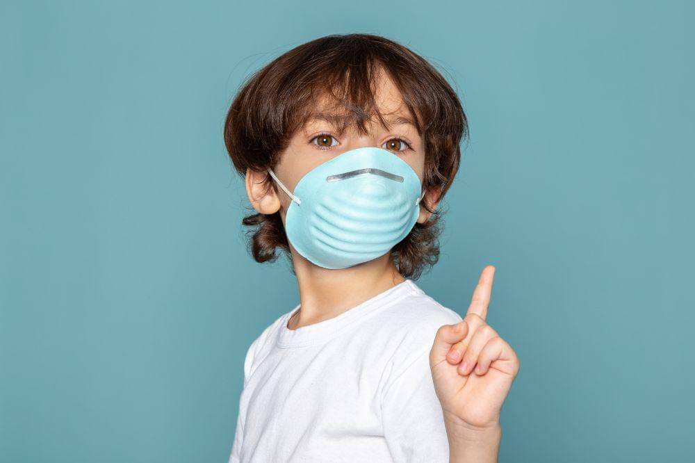 Ajarkan penggunaan masker dengan benar