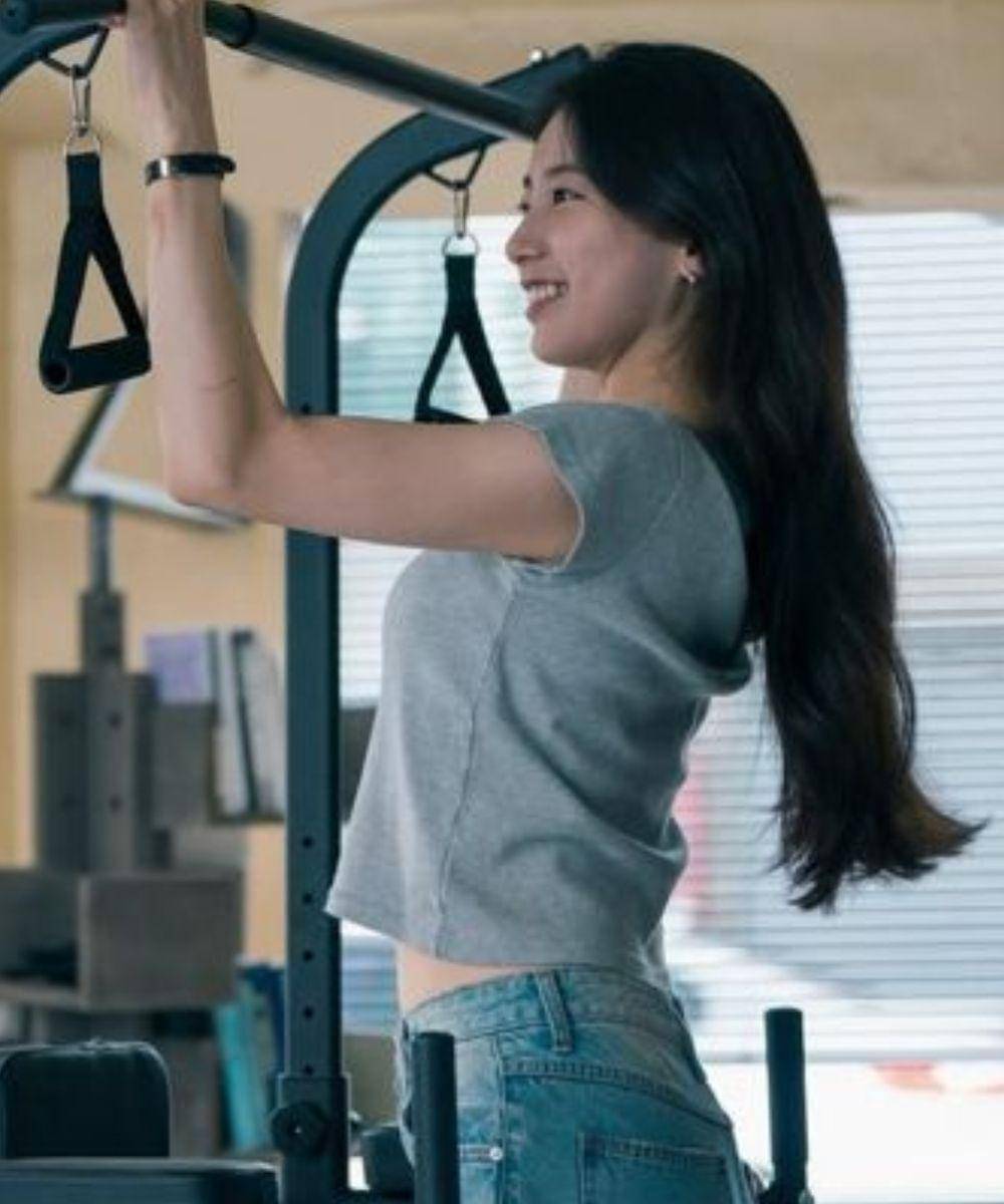 Potret Fashion Suzy di Genie, Make a Wish, dari Anggun sampai Edgy