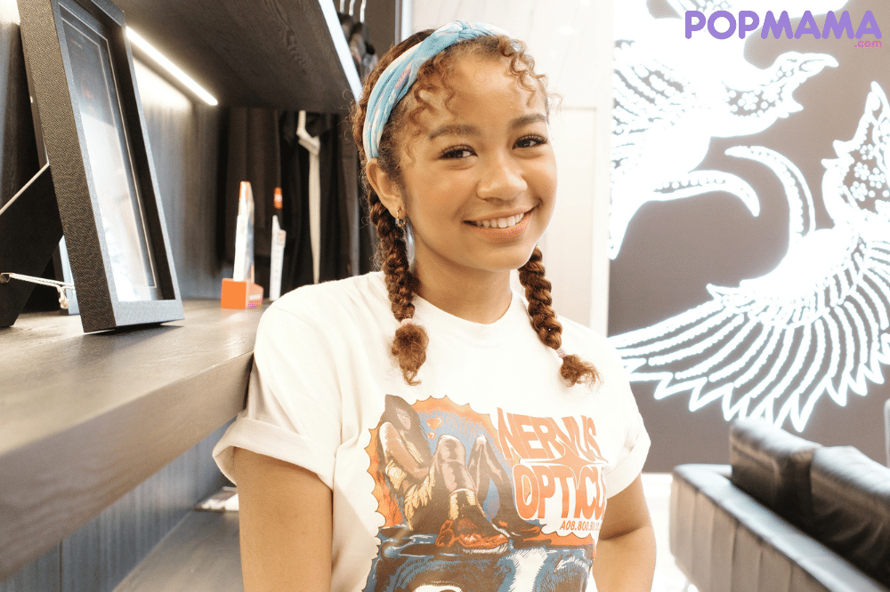 Makna Cinta dari Angie Carvalho dalam Lirik Lagu ‘Merelakan’