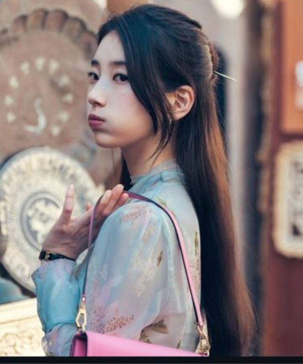 Potret Fashion Suzy di Genie, Make a Wish, dari Anggun sampai Edgy