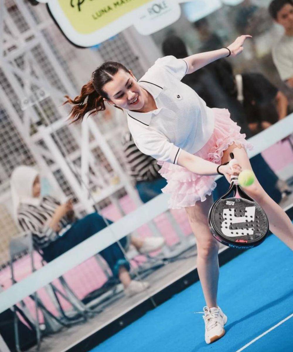 Potret Aaliyah Massaid Saat Turnamen Padel, Stylish dan Enerjik!