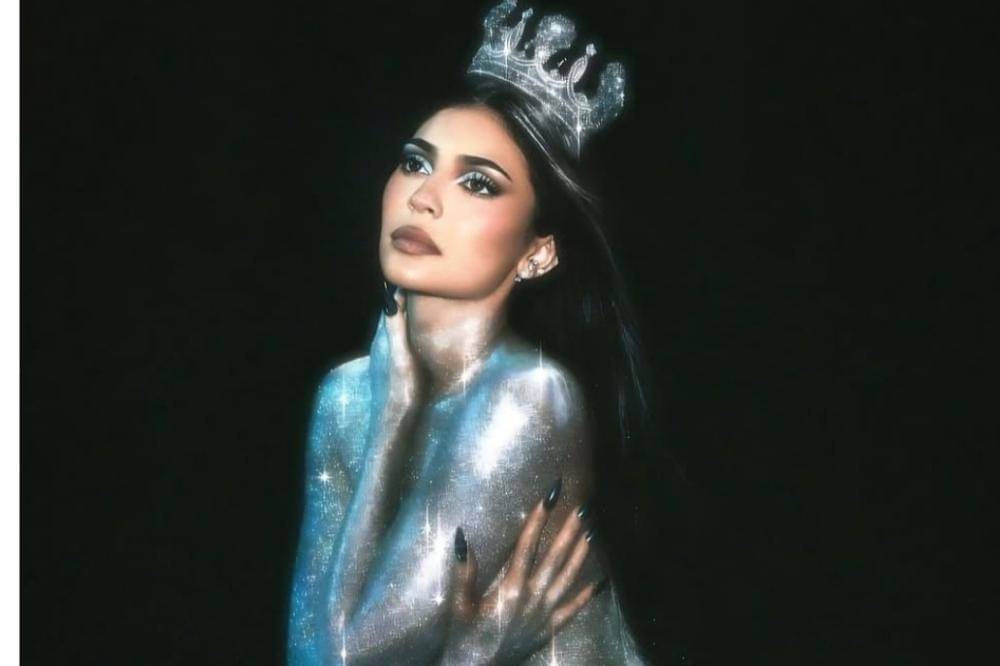Karya Rinaldy Yunardi Dipakai Kylie Jenner di King Kylie Collection