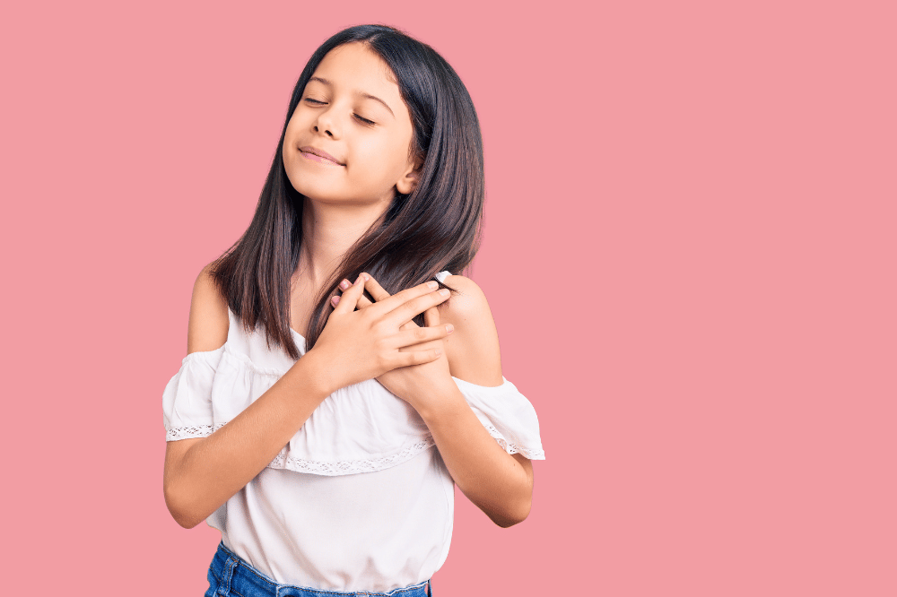 Anak perempuan mencintai diri sendiri