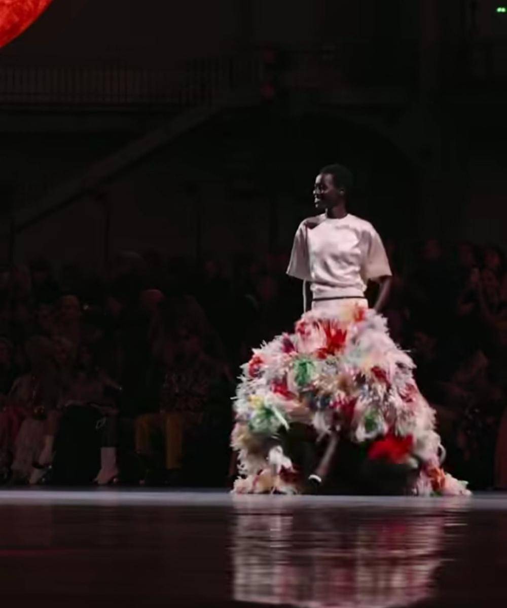 Awar Odhiang Kembali Bersinar di Show Chanel, Jadi Model Termahal_20251016_134024_0000.jpg