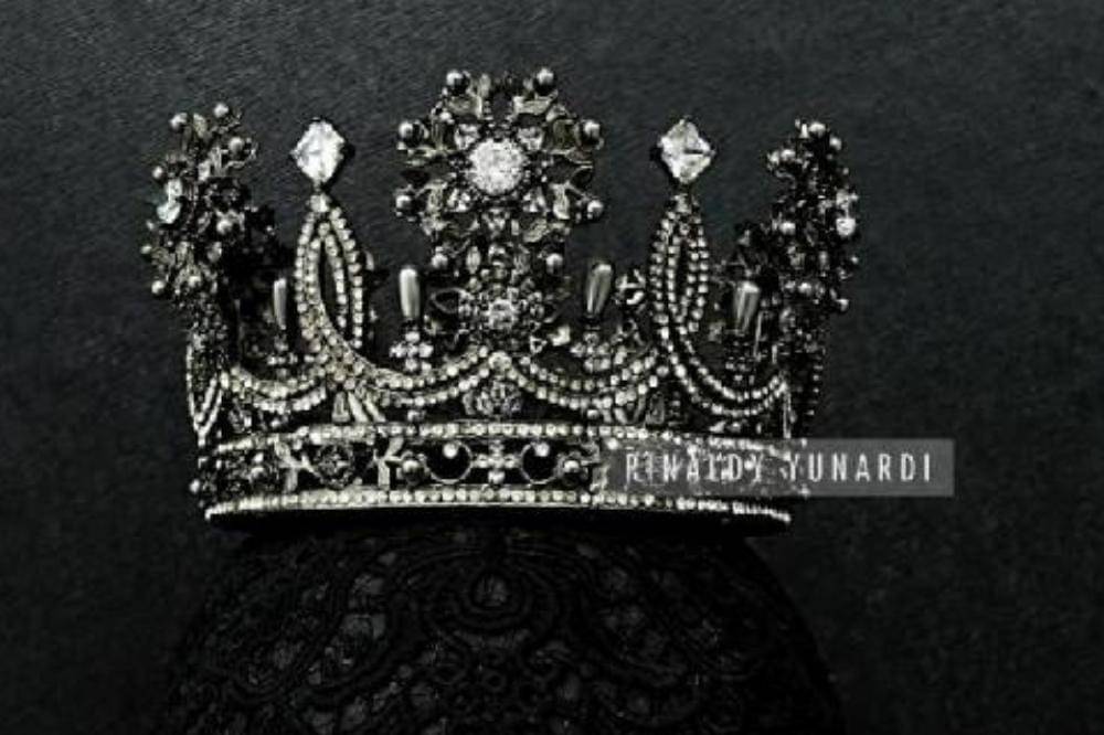 Karya Rinaldy Yunardi Dipakai Kylie Jenner di King Kylie Collection