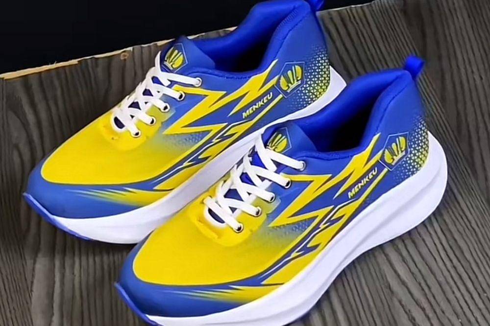 Sepatu khusus Menkeu Purbaya