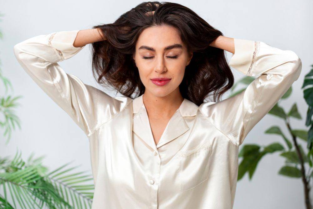 5 Rahasia Agar Rambut Tetap Rapi Seharian, Tanpa Drama Lepek!