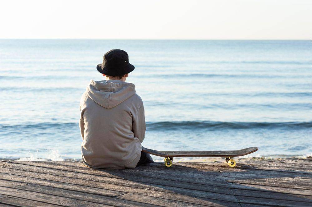 Orang yang Kesepian Rentan Mengalami Sakit Punggung dan Pusing, Simak!