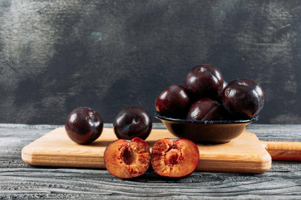 Benarkah Buah Plum Bisa Mencegah Kanker? Cek Hasil Risetnya Disini!
