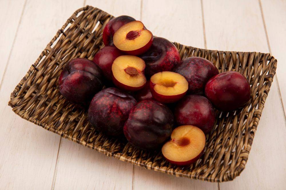 Benarkah Buah Plum Bisa Mencegah Kanker? Cek Hasil Risetnya Disini!