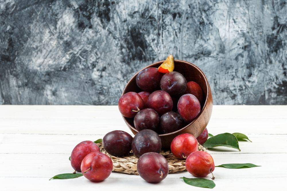 Benarkah Buah Plum Bisa Mencegah Kanker? Cek Hasil Risetnya Disini!