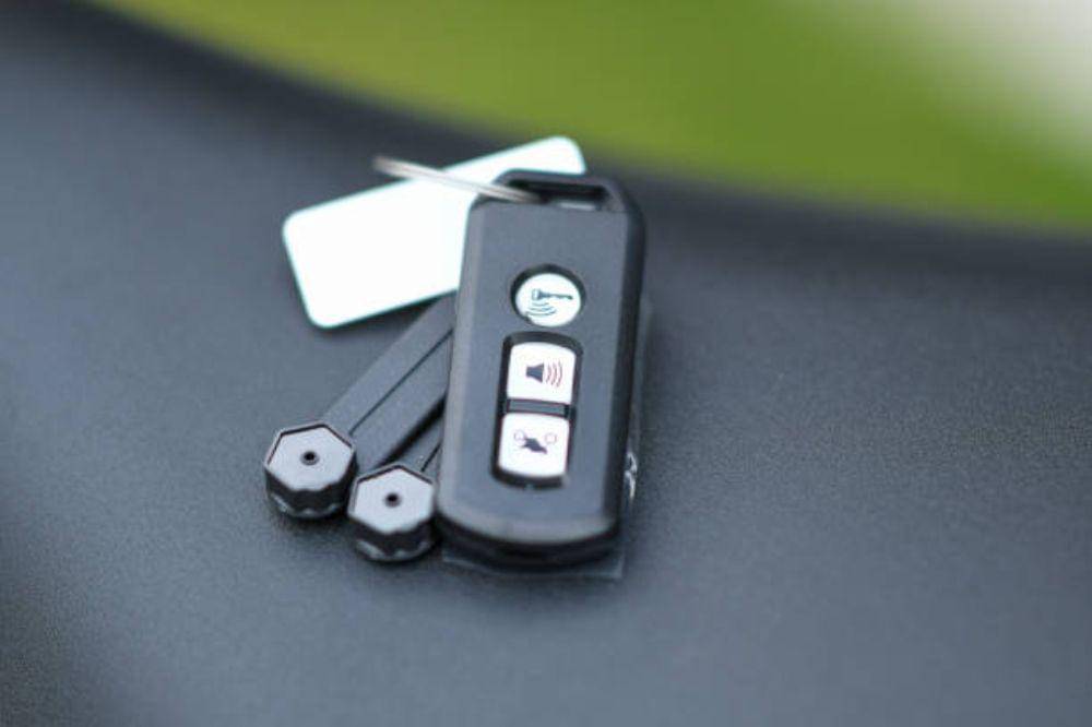 3 Alasan Smart Key Dilarang Ditaruh Dekat TV dan HP, Waspada!