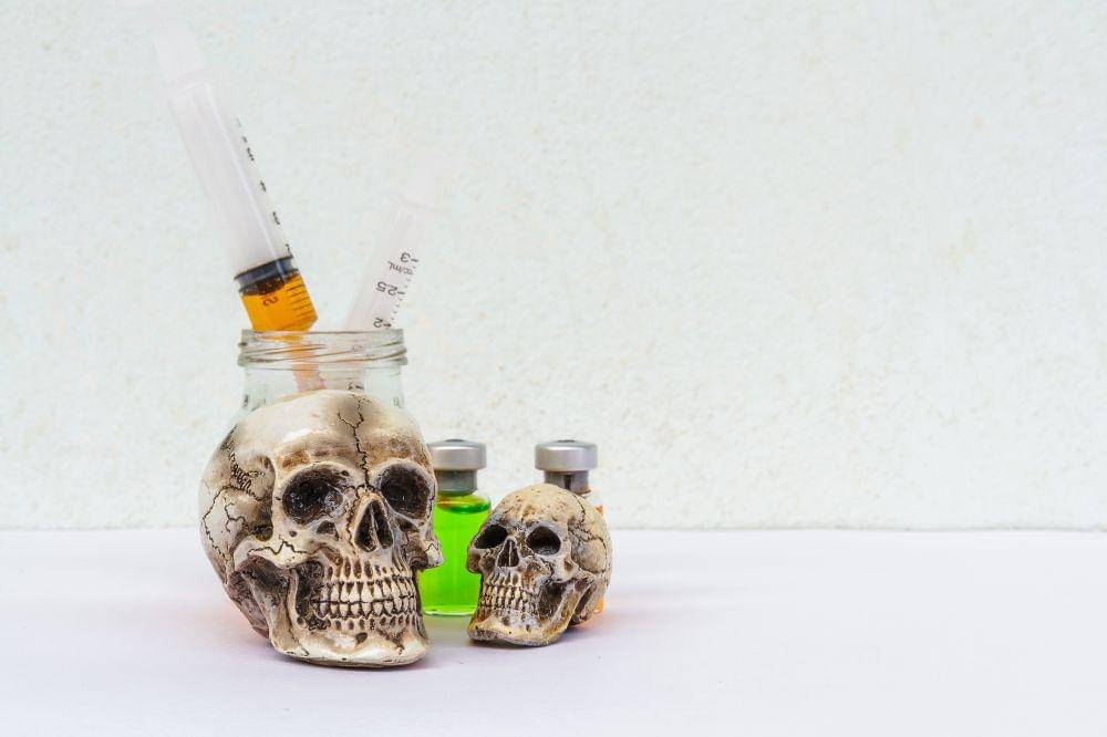 DIY Dekorasi Halloween dari Botol Bekas