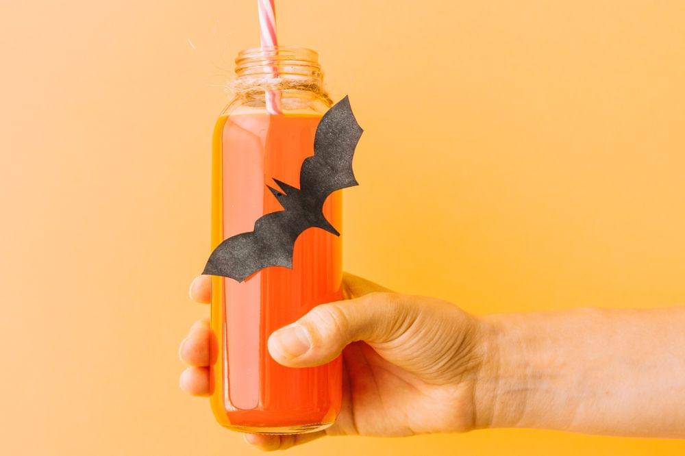 DIY Dekorasi Halloween dari Botol Bekas