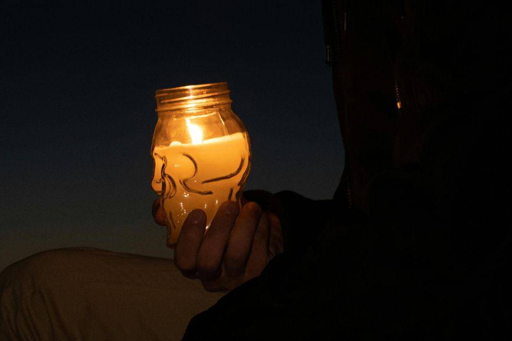 DIY Dekorasi Halloween dari Botol Bekas