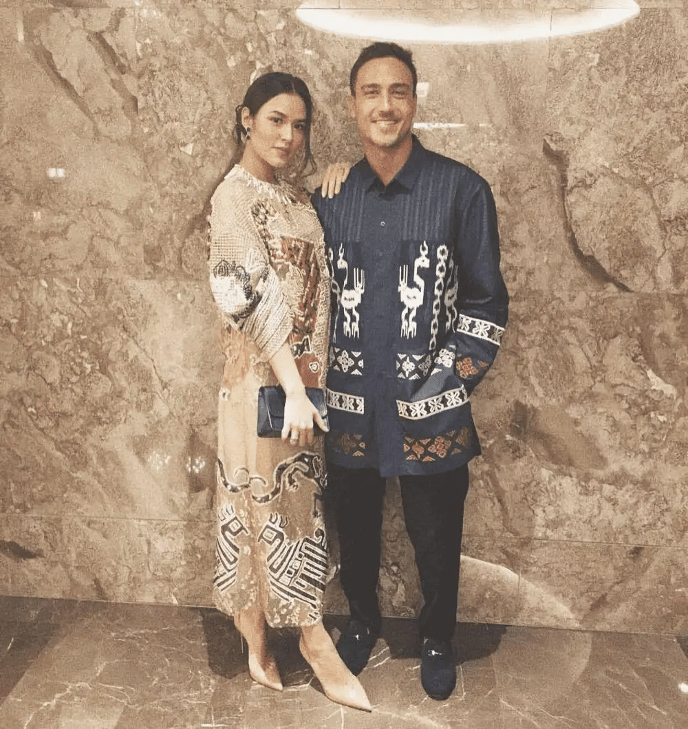 Outfit couple ala Raisa dan Hamish Daud
