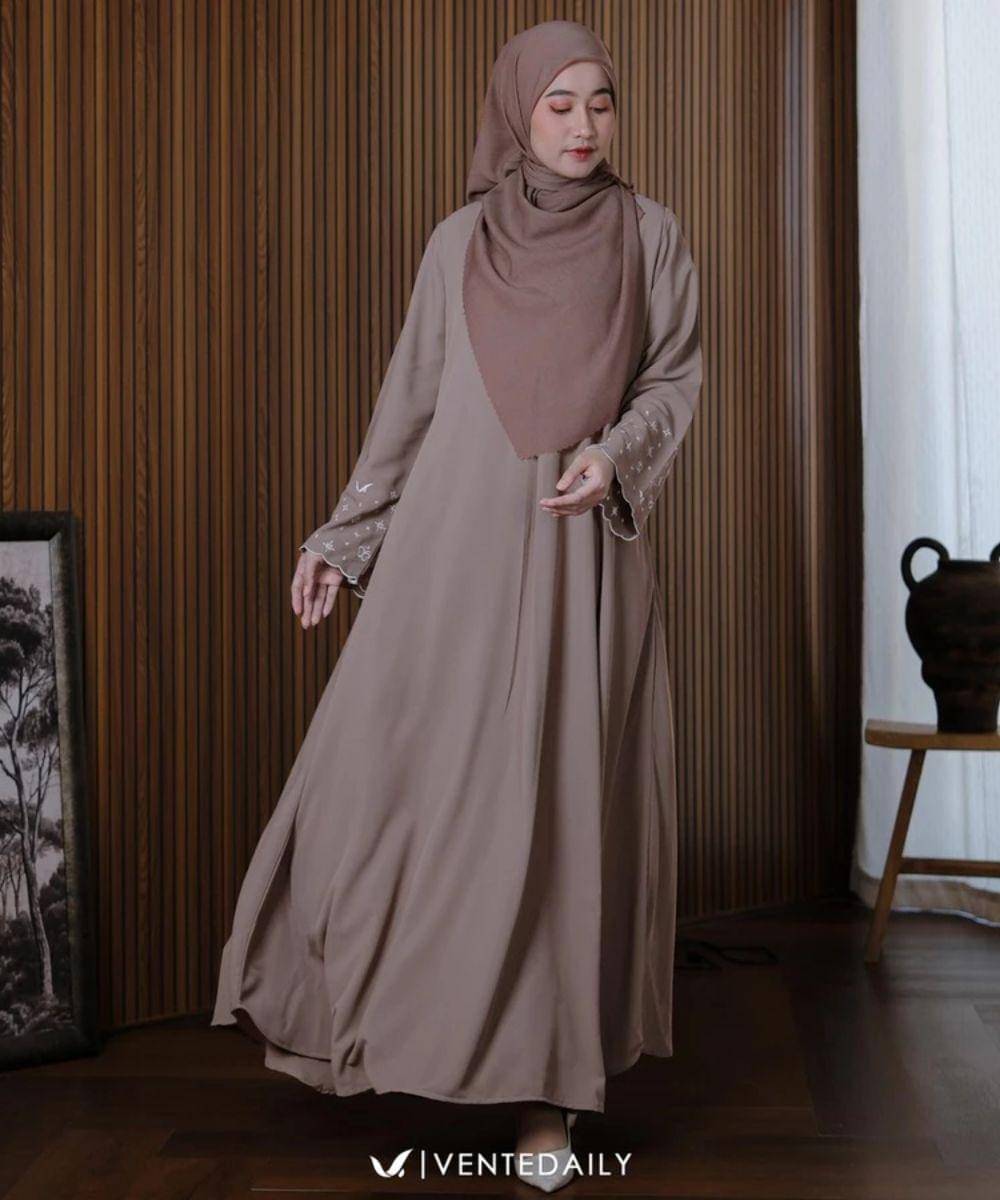 11 Abaya Kekinian dan Nyaman untuk Umroh, Anggun dan Syar’i